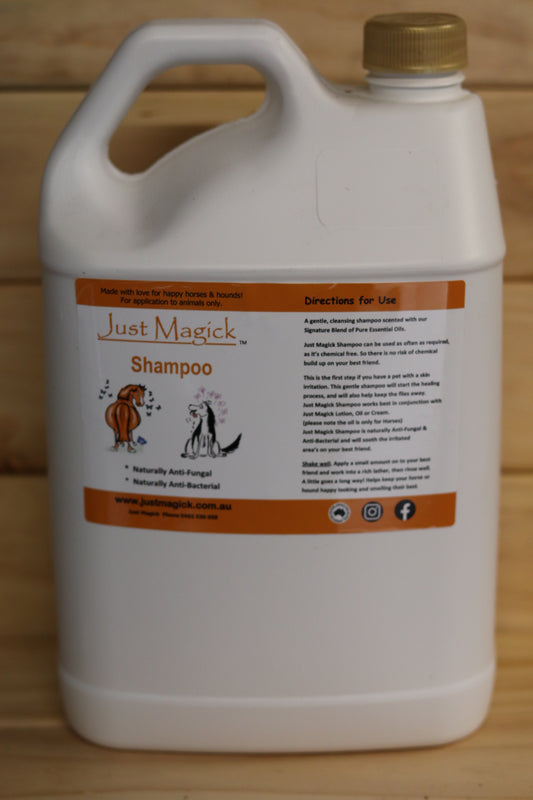 **JUST MAGICK TREATMENT SHAMPOO FOR HORSES AND DOGS 5LTR